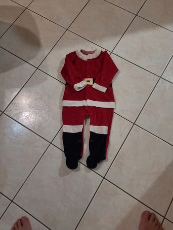 Pyjama Père Noël / 24 mois/ tout simplement