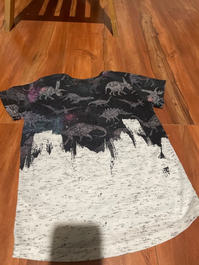 Tee-shirt dinosaure - photo numéro 2