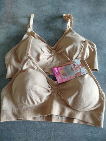 2 brassières neuves