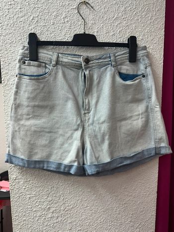 Short en jean effet délavé
