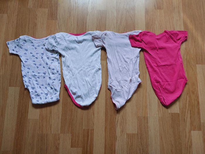 Petite robe d'été 3 ans 98cms en très bon état + 4 bodies été offerts - photo numéro 5