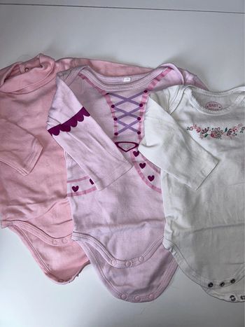 Lot bodie 6 mois
