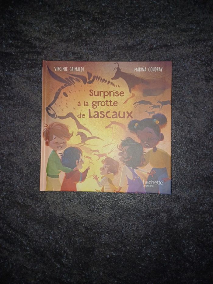Livre surprise à la grotte de Lascaux
