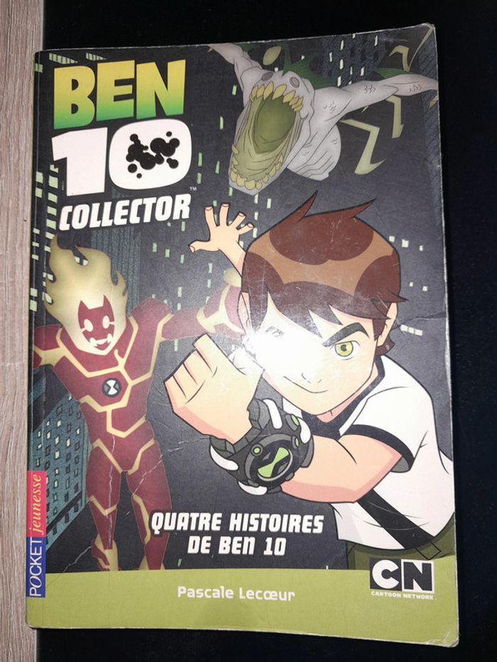 livre collector BEN 10 - recueil des 4 premiers tomes de la série
