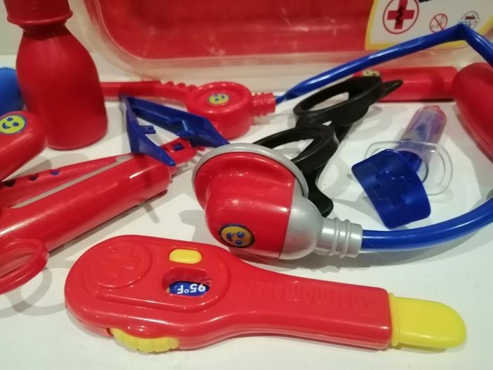 Malette pour jouer au docteur - photo numéro 6