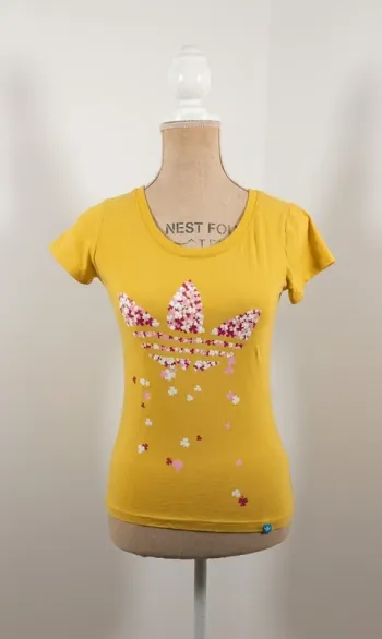 tee shirt adidas jaune logo trèfle fleuri - taille m - vintage style