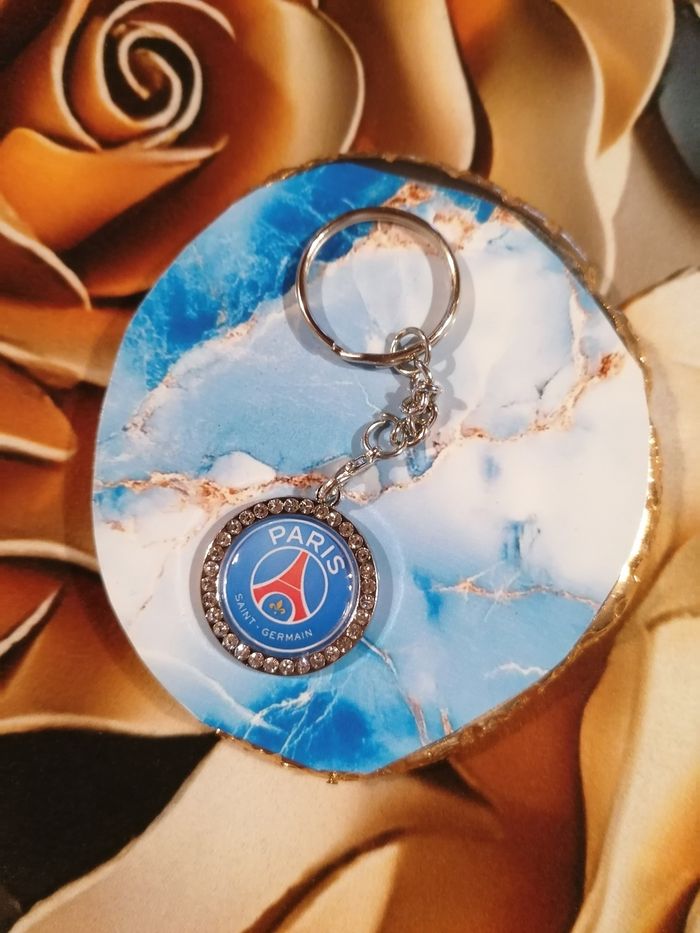 Porte clé paris saint Germain - photo numéro 2