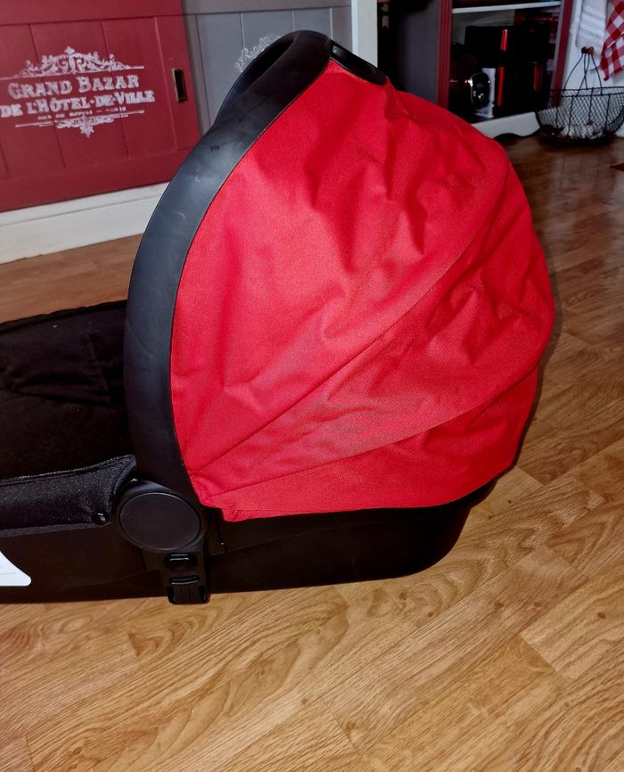 Nacelle looping auto"go rouge "neuve dans son carton d'origine (Jamais déballée) - photo numéro 7