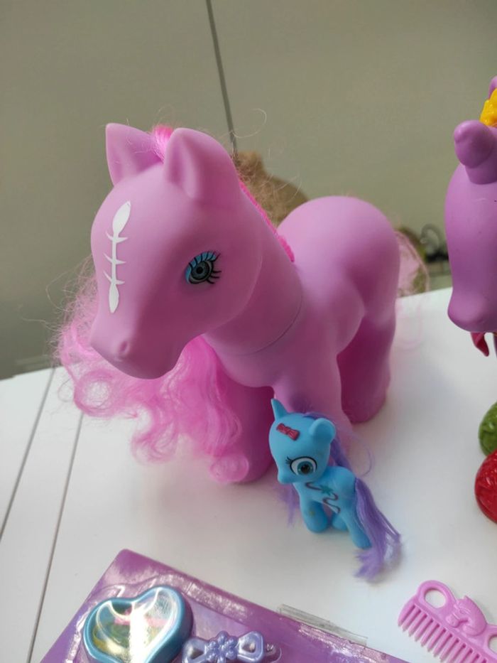 Lot poneys en plastique - photo numéro 2