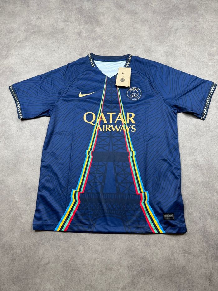 VENTE DE MAILLOTS DE FOOT 🔥 Tout à 25€ pièces (j’ai d’autre maillot que sur les photo) demander la taille en Pv - photo numéro 5