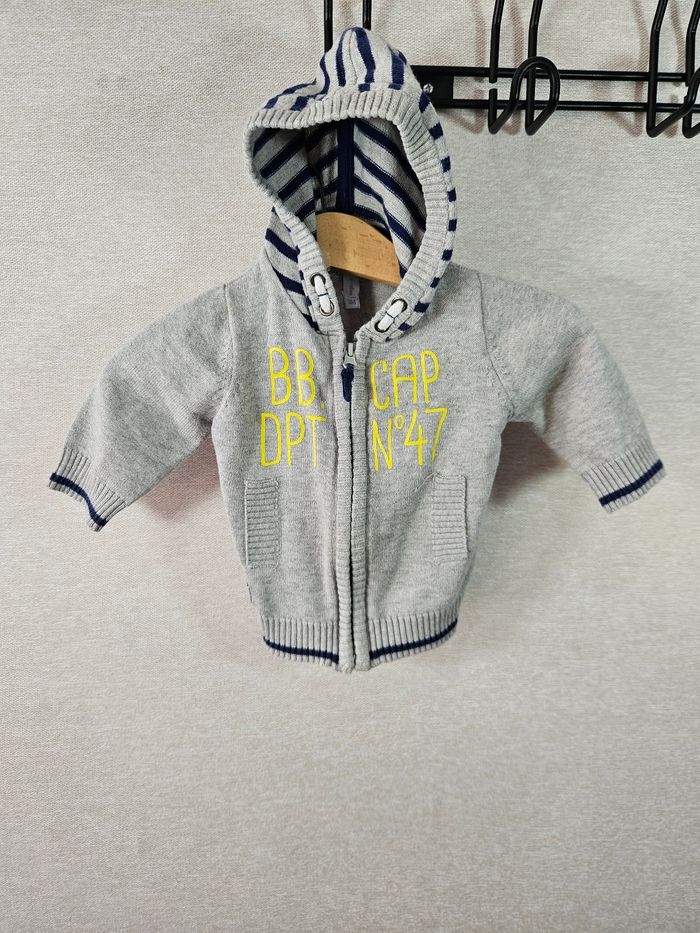 Gilet a  capuche gémo 3 mois
