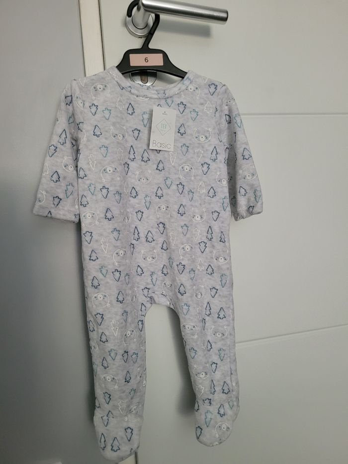 Neuf avec étiquette Pyjama grenouillère 6 mois déco sapin - photo numéro 2