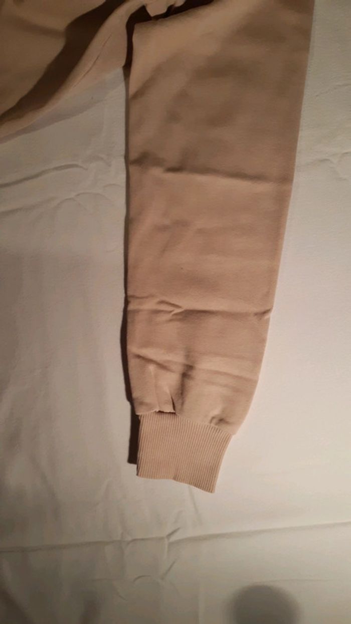 T-shirt Bershka rose clair en XS pour fille. - photo numéro 5