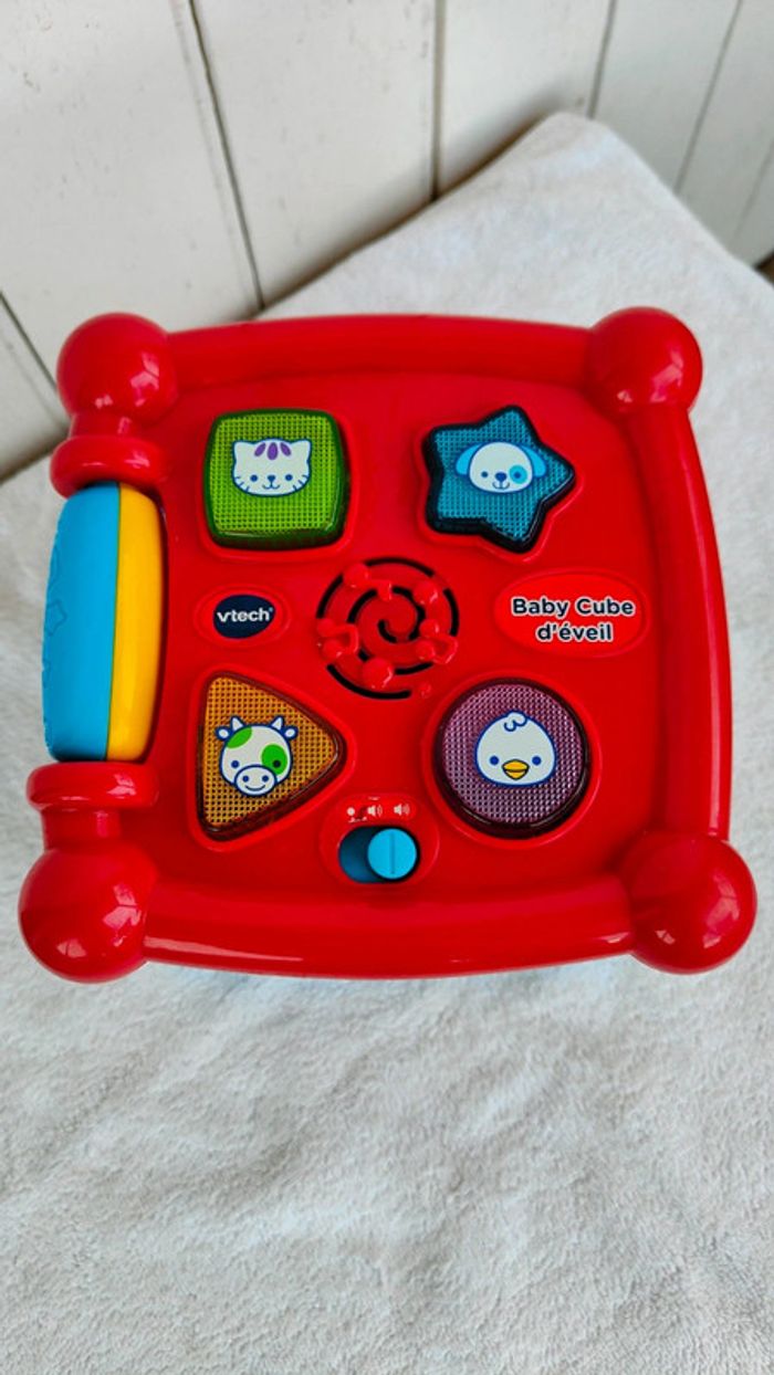 Cube Éveil Multiples Activités Vtech
