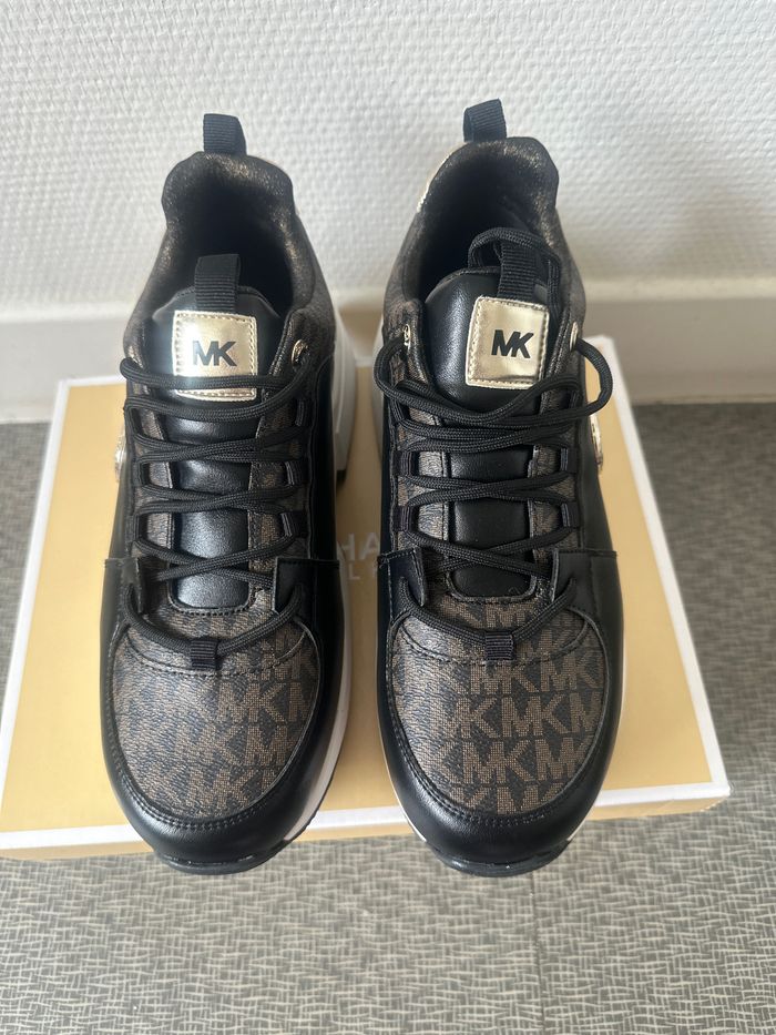 Micheal Kors basket