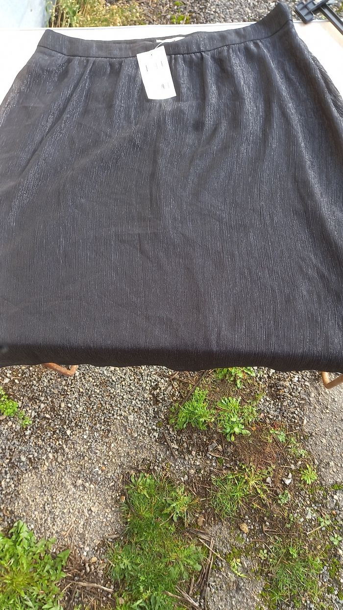 Jupe noir brillante - photo numéro 3