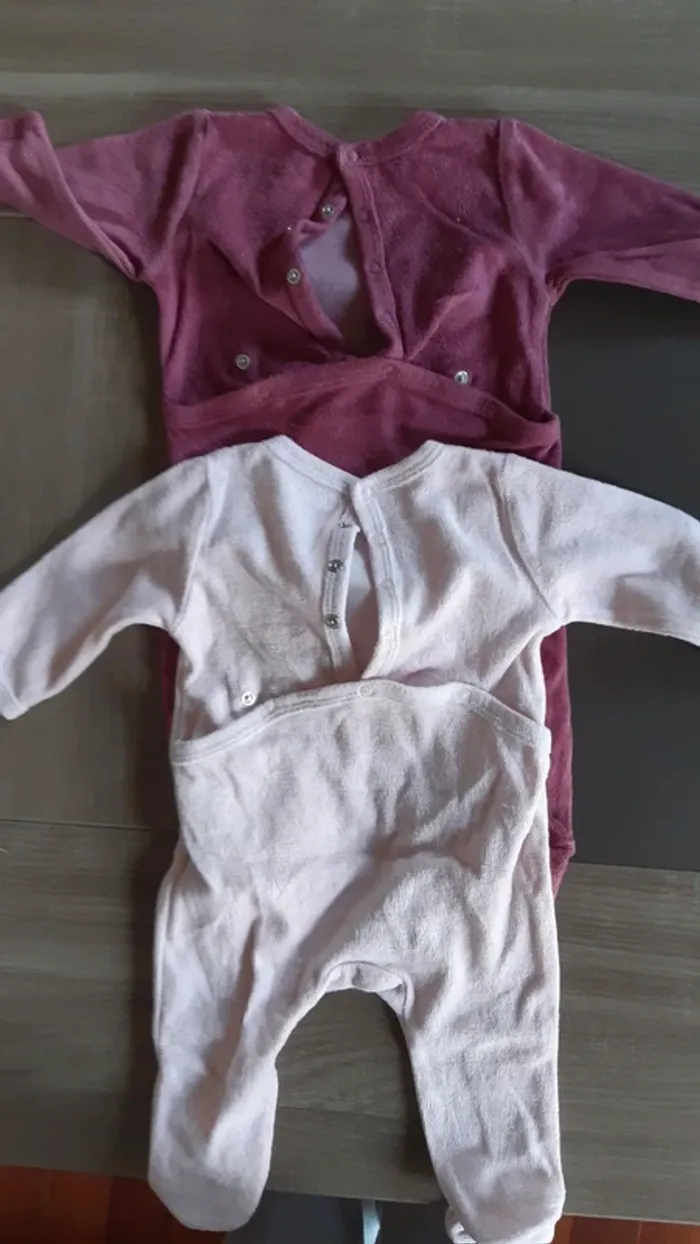 Lot 2 pyjamas 3 mois - photo numéro 2