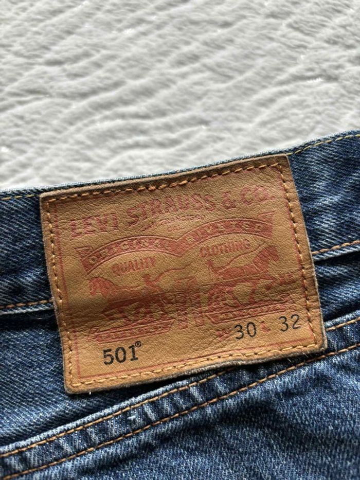 Jean Levi’s 501 bleu coupe straight droite fuselé taille M/40 W40 L32 - photo numéro 2