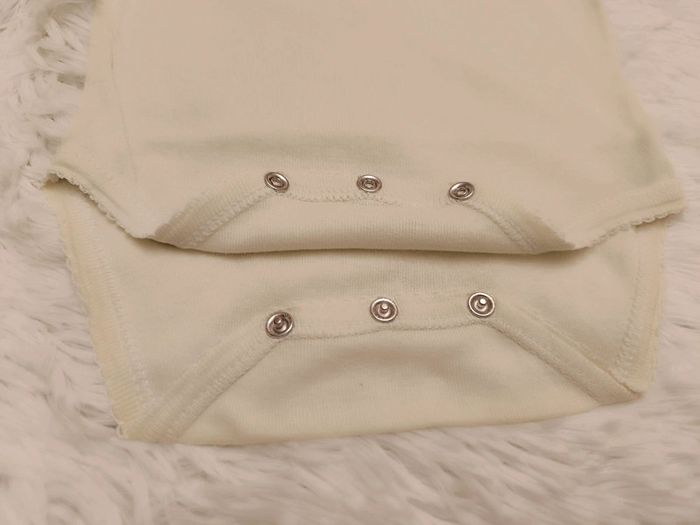 Lot 4 bodies manches courtes T. 12 mois Absorba - photo numéro 19