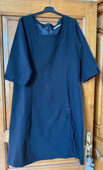 Robe noire manche 3/4 droite bleu bonheur taille 46