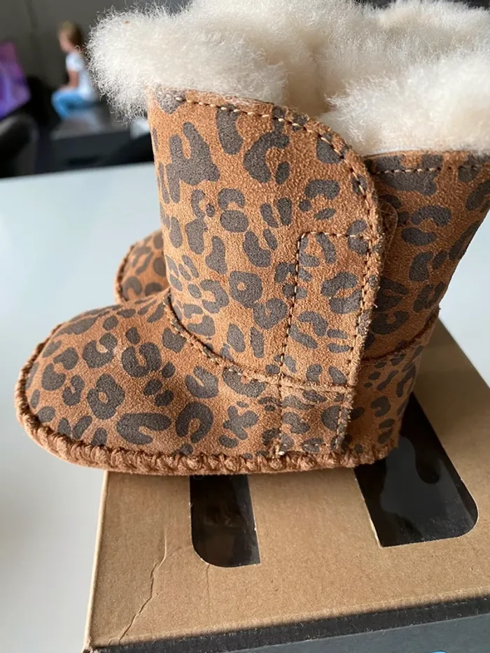 Véritable ugg bebe léopard - photo numéro 3
