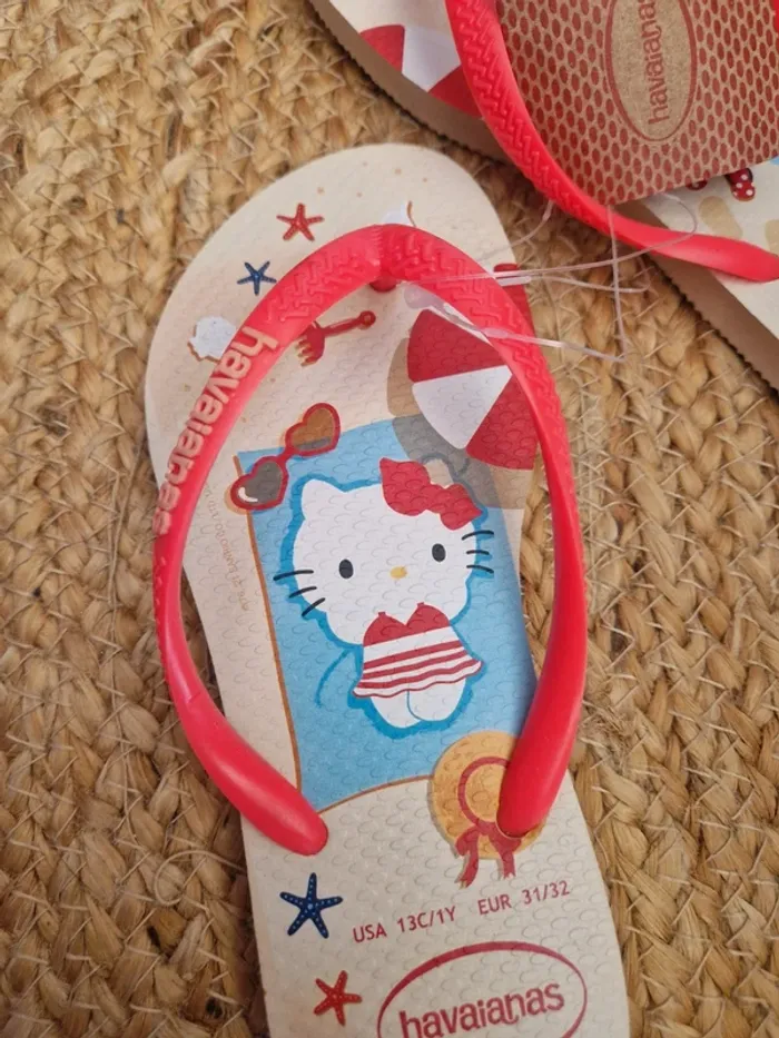 Neuf jolie paire de tong hello kitty havaianas pointure 31 - photo numéro 2