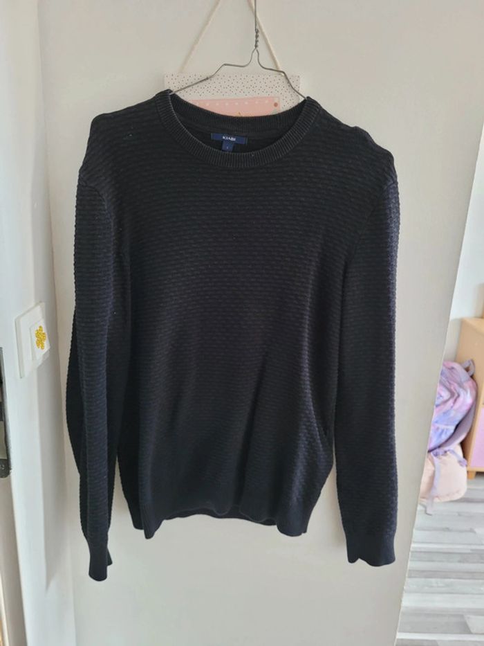 Pull noir en S - photo numéro 2