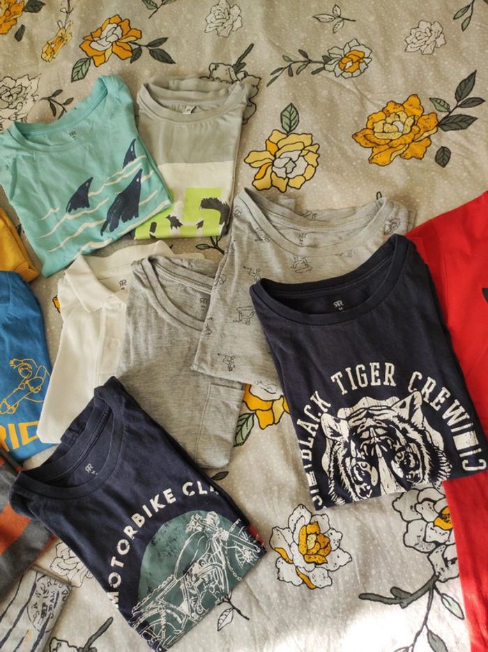 Lot de 13 tee-shirts été garçon 8ans - photo numéro 3
