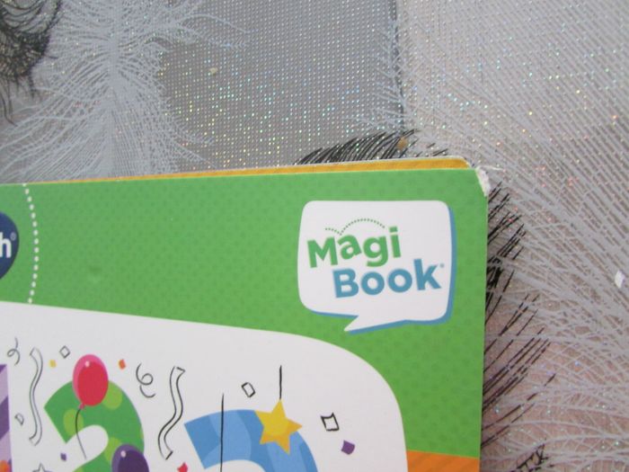 Livre MagiBook Vtech niveau 1 Je découvre les nombres avec Scout et Violette - photo numéro 2