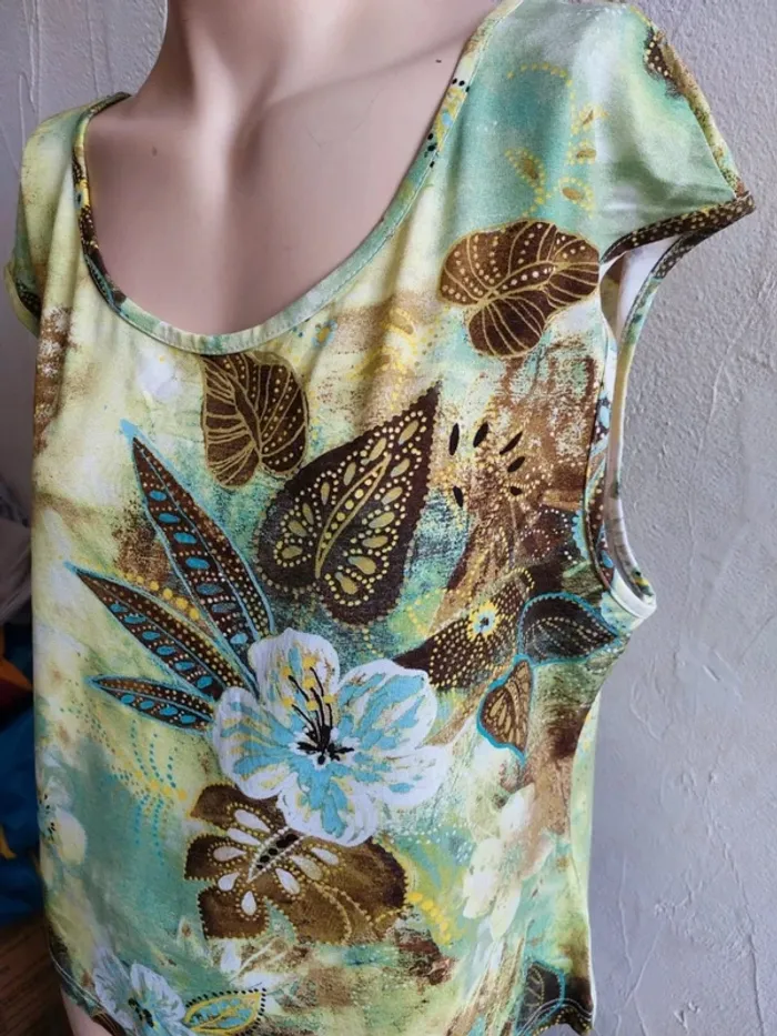 T-shirt à motif floral coloré Taille L - photo numéro 3
