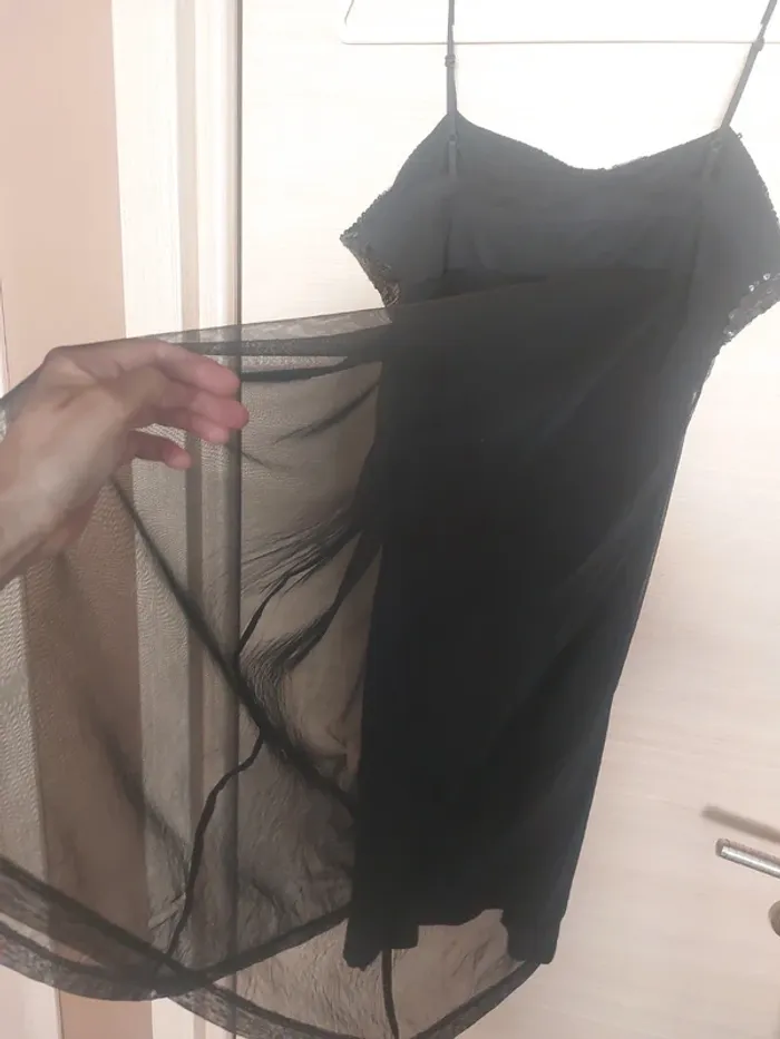 Superbe robe noire voile et sequin - photo numéro 9