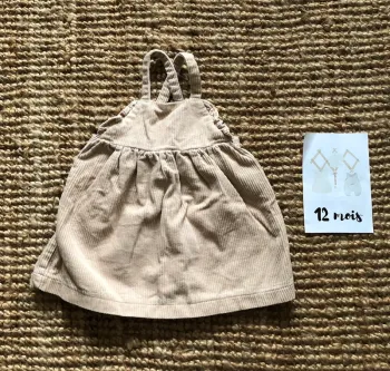 Robe en velours côtelé beige