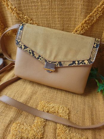 Sac à main moutarde camel élégant