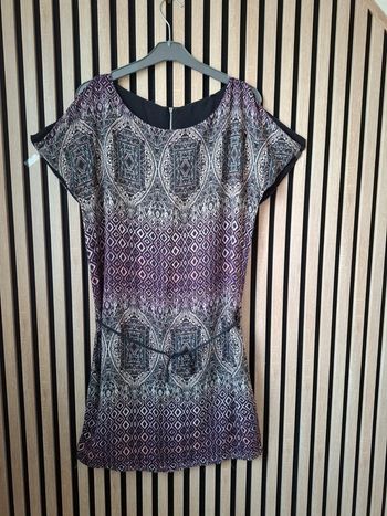 Robe fluide imprimée T 38 avec ceinture