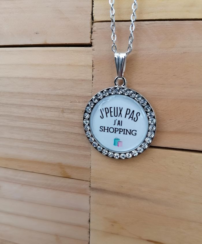 Collier personnalisé " J'PEUX PAS J'AI SHOPPING" Ou Phrase De Votre Choix - photo numéro 3