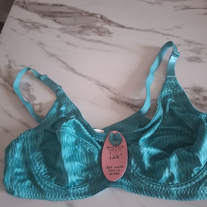 L&W soutien-gorge turquoise, taille 40/90D - photo numéro 2