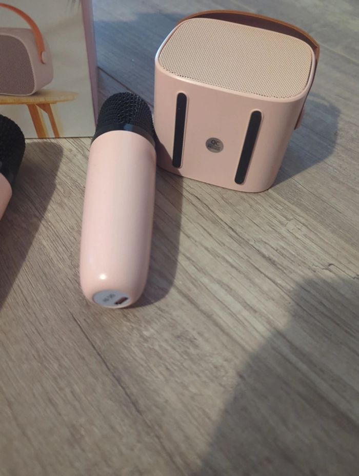 Karaoké bluetooth rose avec 2 micros - photo numéro 3