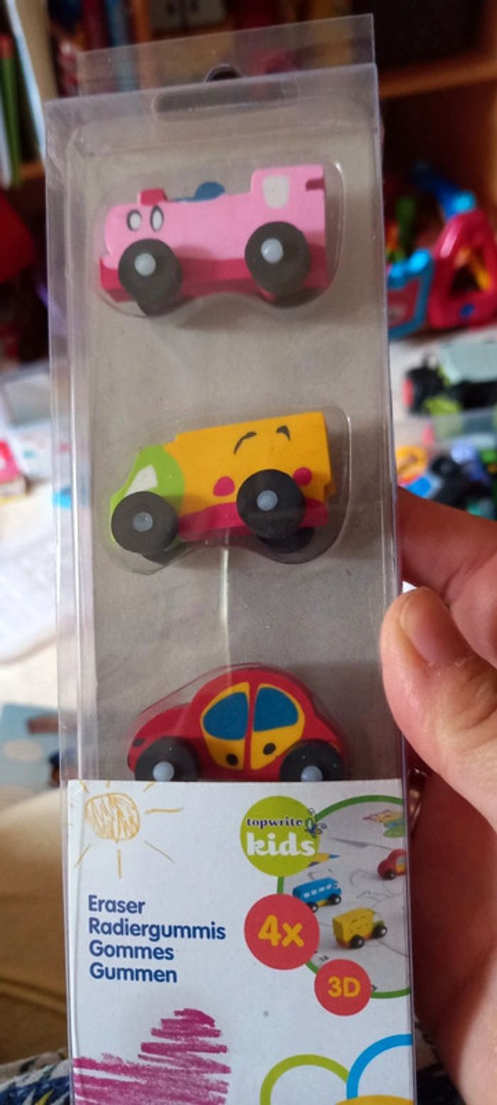 Lot gommes 3D thème voitures