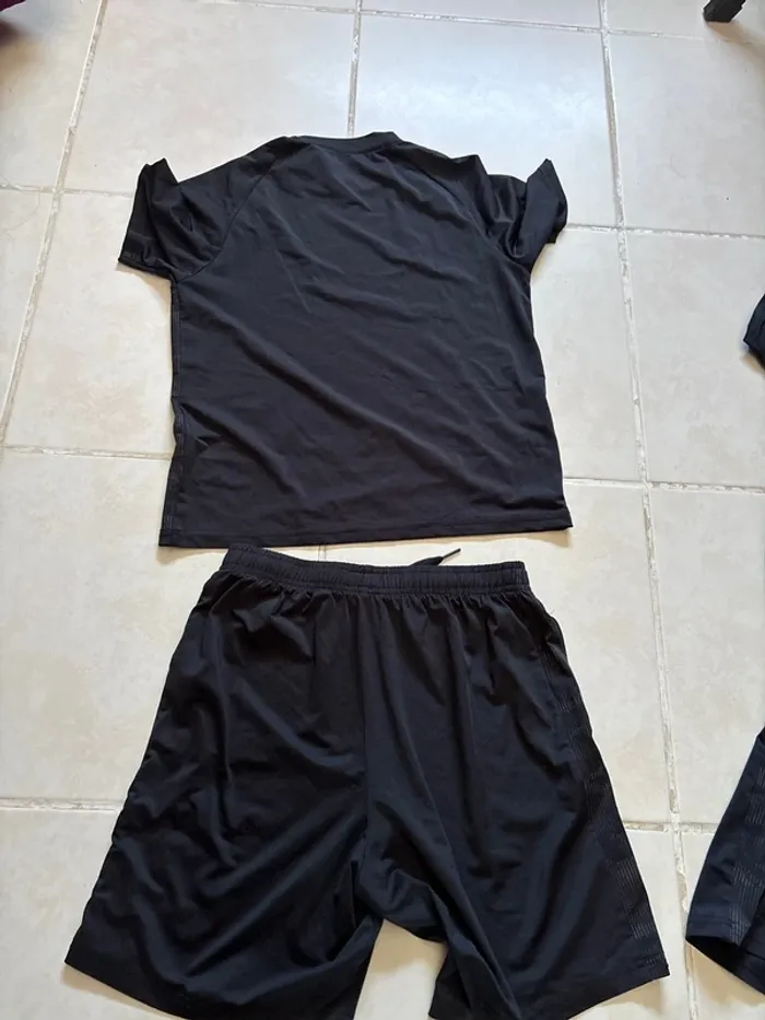 Ensemble de sport garçon taille 10ans - photo numéro 4
