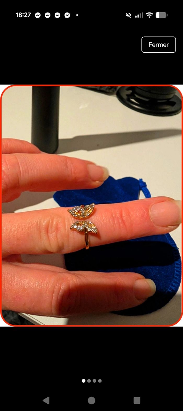 Bague Papillon en Titane Doré & Cristaux - NEUVE