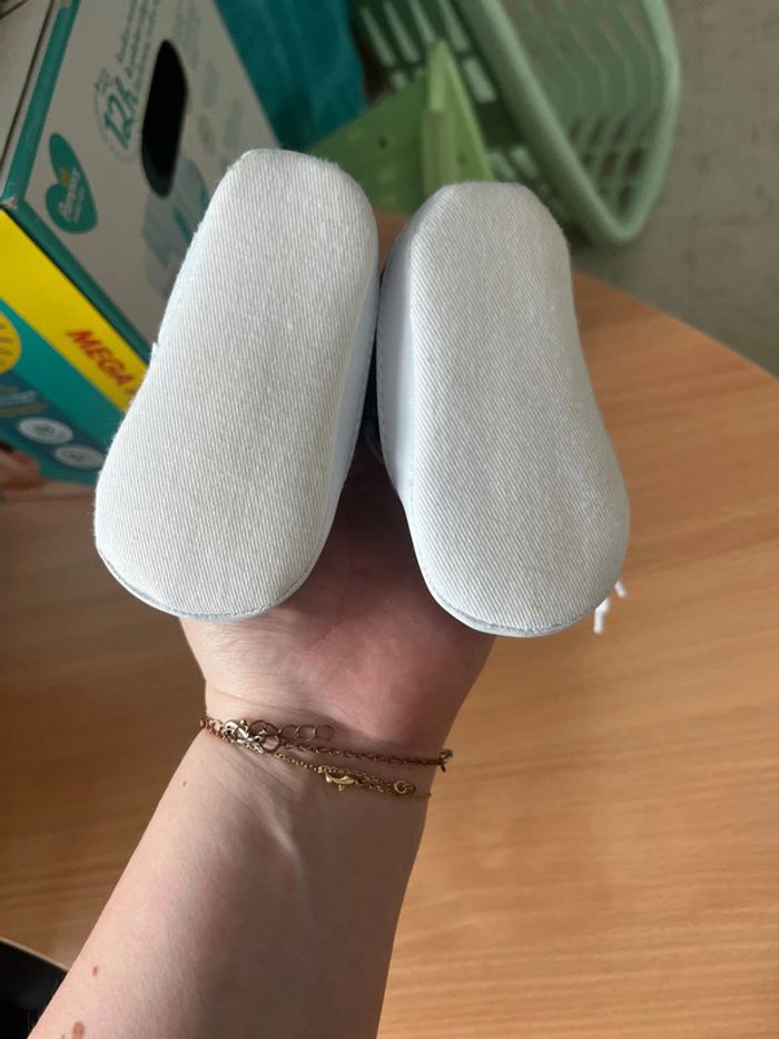 Petite chaussure Mickey fille ou garçon - photo numéro 2