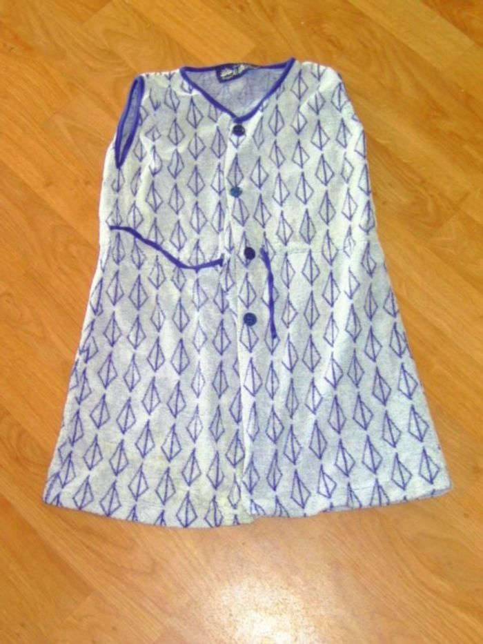 Robe EMO CREATIONS plage éponge blanche et bleu taille 6 ans TBE