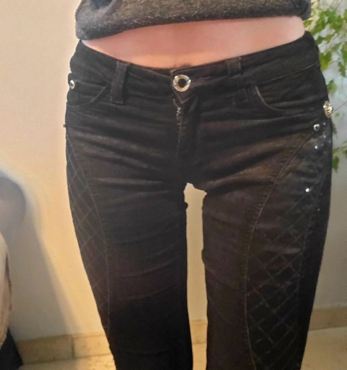 Jean Noir Strié Coupe Droite Estensivo - Taille 38: Confort et Élégance Scintillante - photo numéro 4