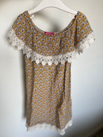 Robe fluide avec dentelle 6ans