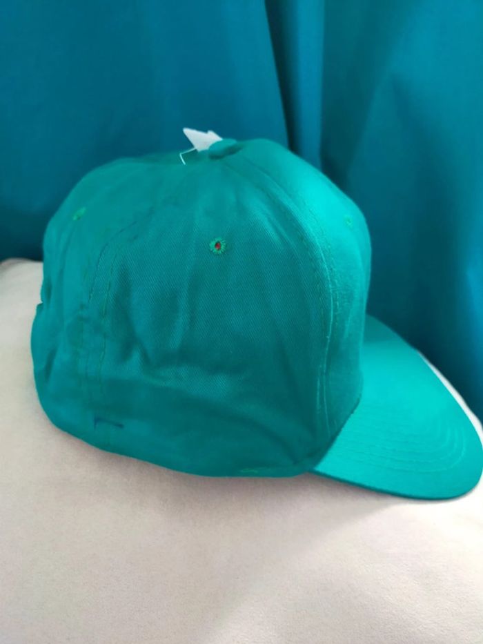 Casquette verte unie – style basique et moderne - photo numéro 2