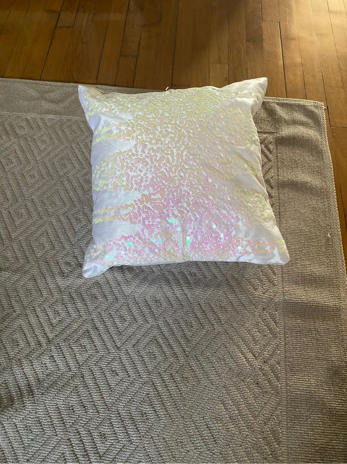 Lot de 2coussins blanc  brodé - photo numéro 6