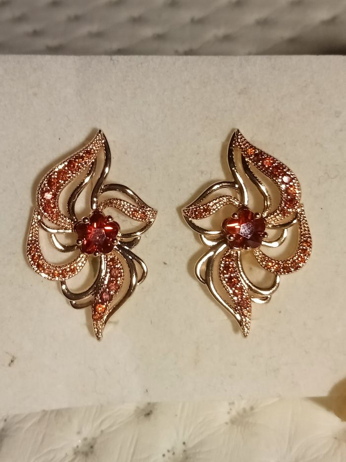 Tres belles boucles d oreilles , pour femme