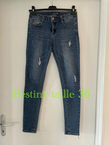 Jean bleu extensible taille haute coupe skinny effet déchiré bestiny taille 36