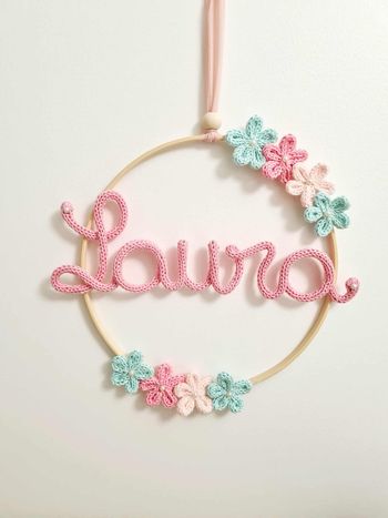 Décoration chambre Prenom en tricotin Laura