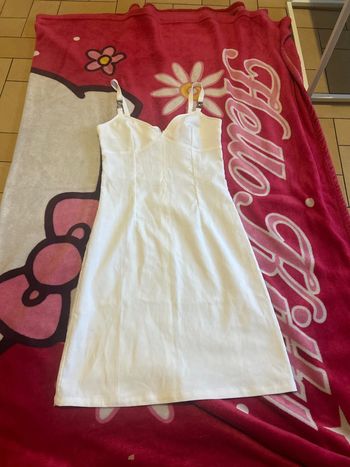 Très jolie robe blanche Jennyfer